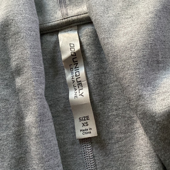 Lorna Jane Active vest - Picture 2 of 5